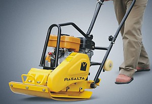 MSR60 с резиновым ковриком для уплотнения кирпича и брусчатки в комплекте